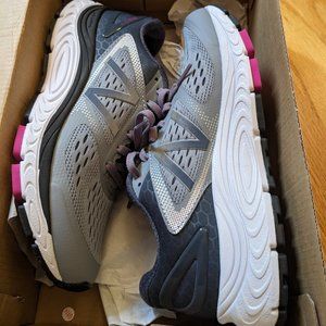 New Balance Women's Running Shoes W840 V4